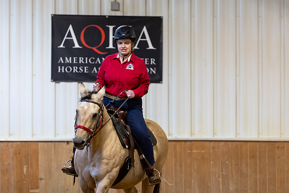 Olivia wynar riding Holly in Stock Seat Equitatioin